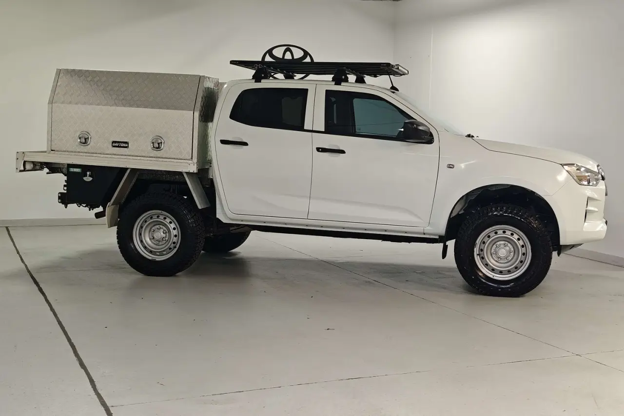 2022 Isuzu D-MAX Gallery Image 4