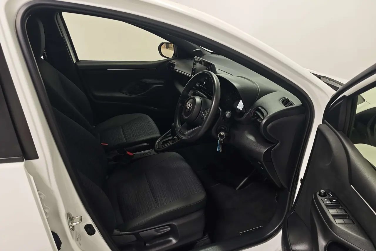 2022 Toyota Yaris Gallery Image 10