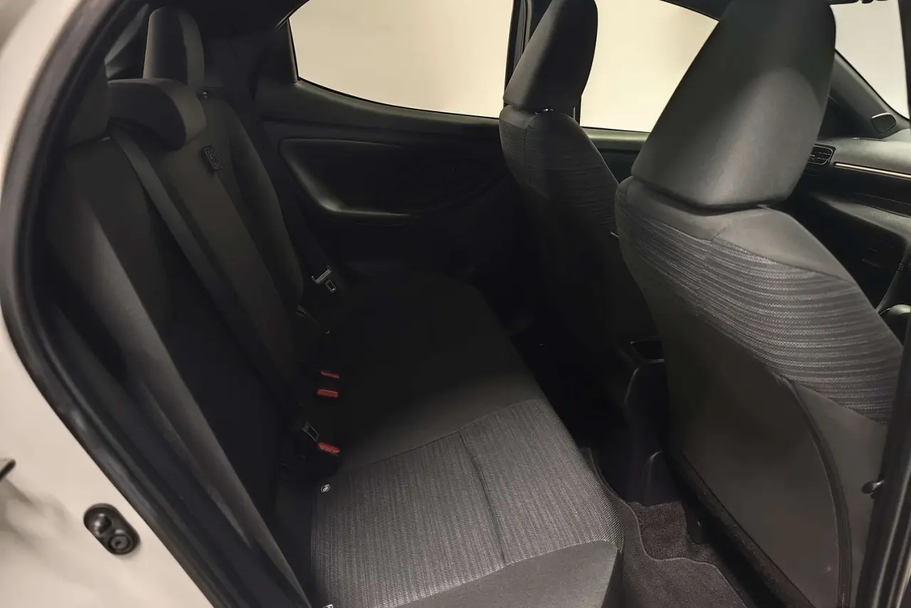 2022 Toyota Yaris Gallery Image 11