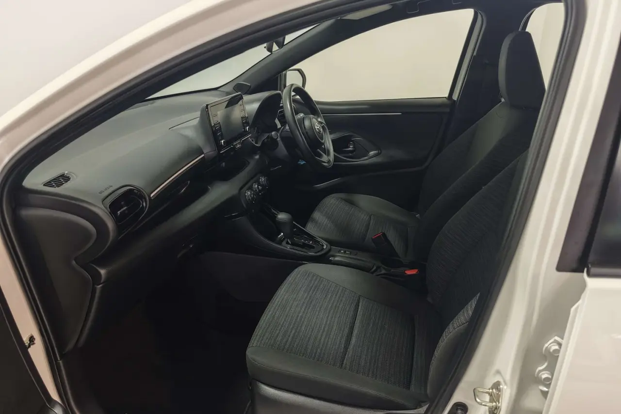 2022 Toyota Yaris Gallery Image 14