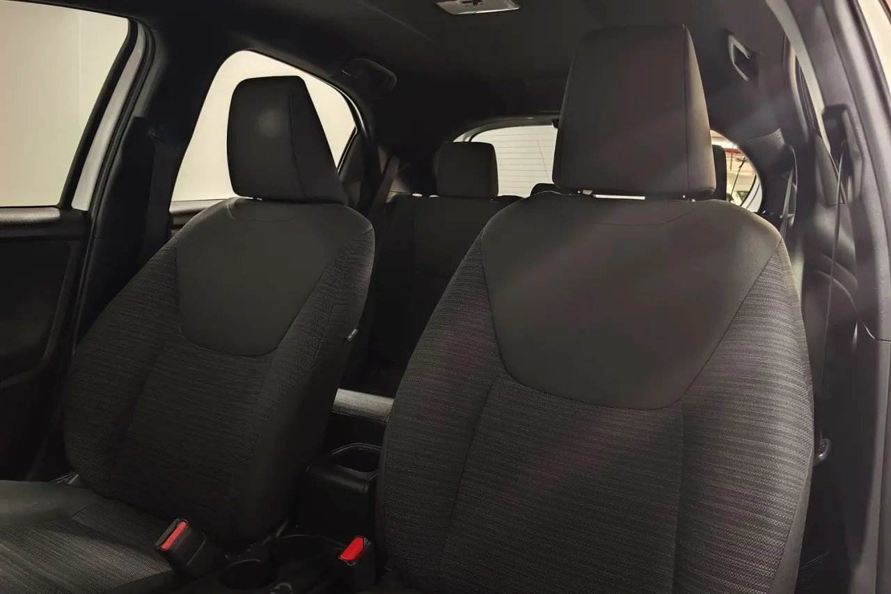 2022 Toyota Yaris Gallery Image 15