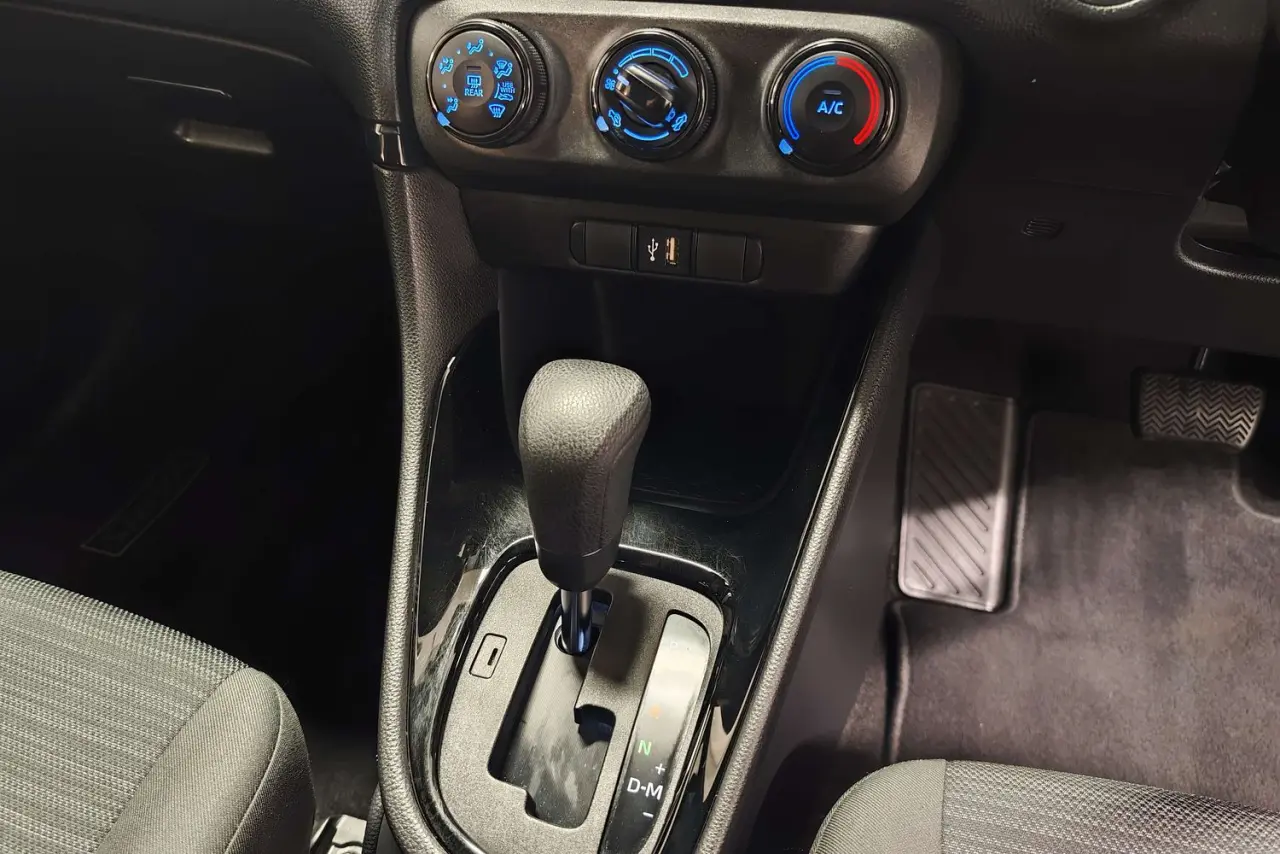 2022 Toyota Yaris Gallery Image 19