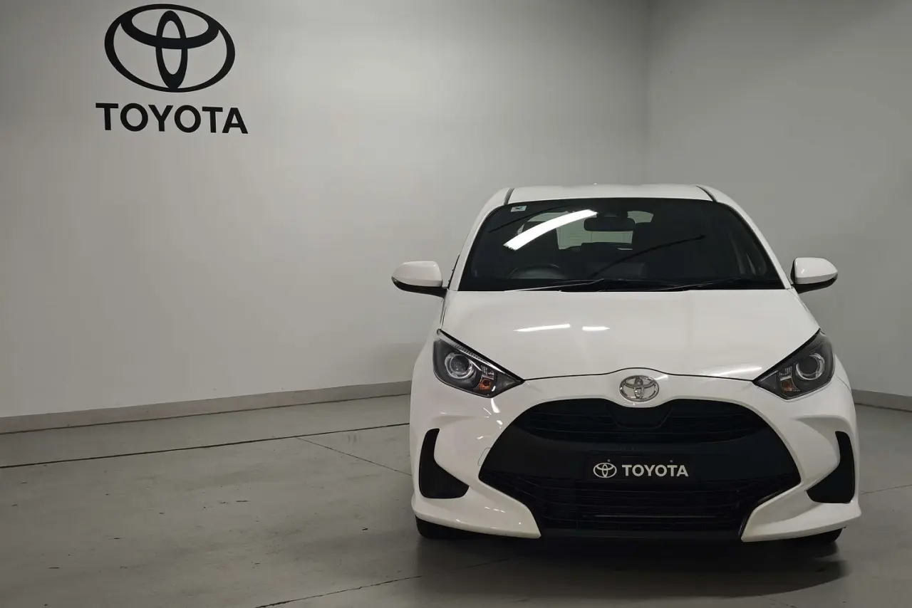 2022 Toyota Yaris Gallery Image 2