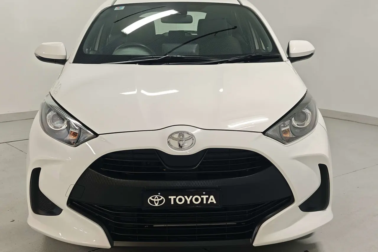 2022 Toyota Yaris Gallery Image 3
