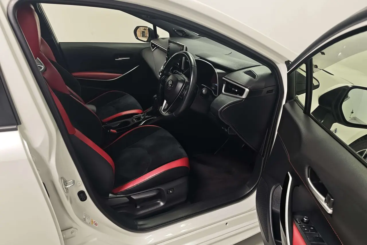 2018 Toyota Corolla Gallery Image 10