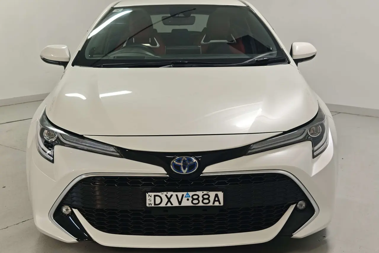 2018 Toyota Corolla Gallery Image 3