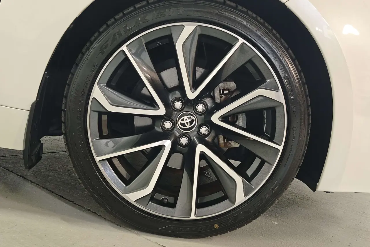 2018 Toyota Corolla Gallery Image 5