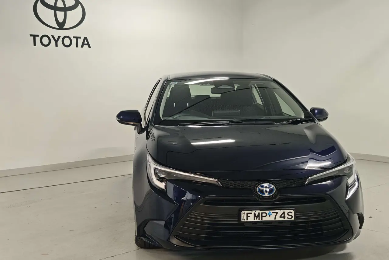 2024 Toyota Corolla Gallery Image 2