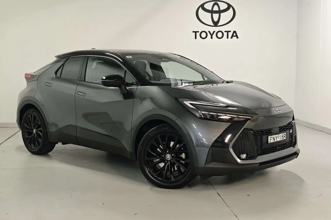 2025 Toyota C-HR Gallery Image 1