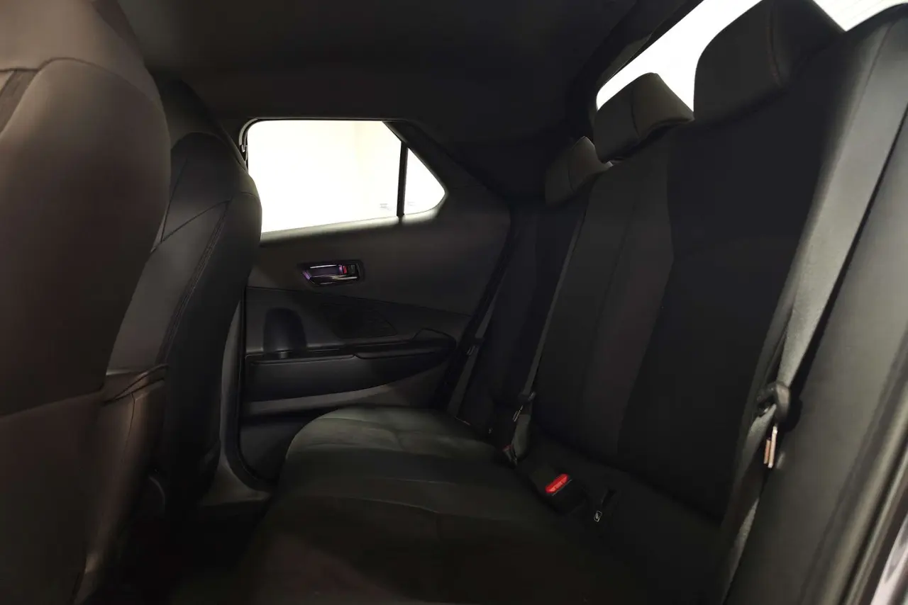 2025 Toyota C-HR Gallery Image 13