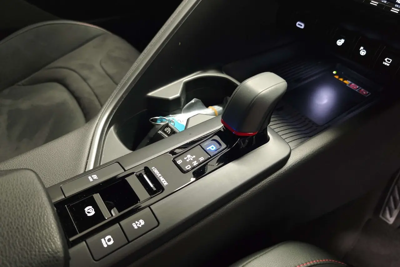 2025 Toyota C-HR Gallery Image 19