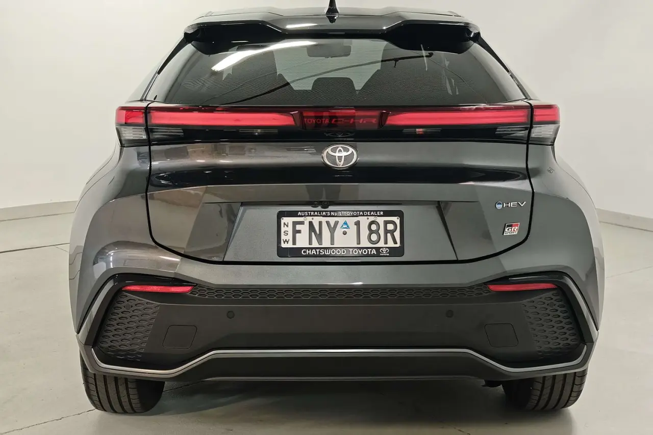 2025 Toyota C-HR Gallery Image 8