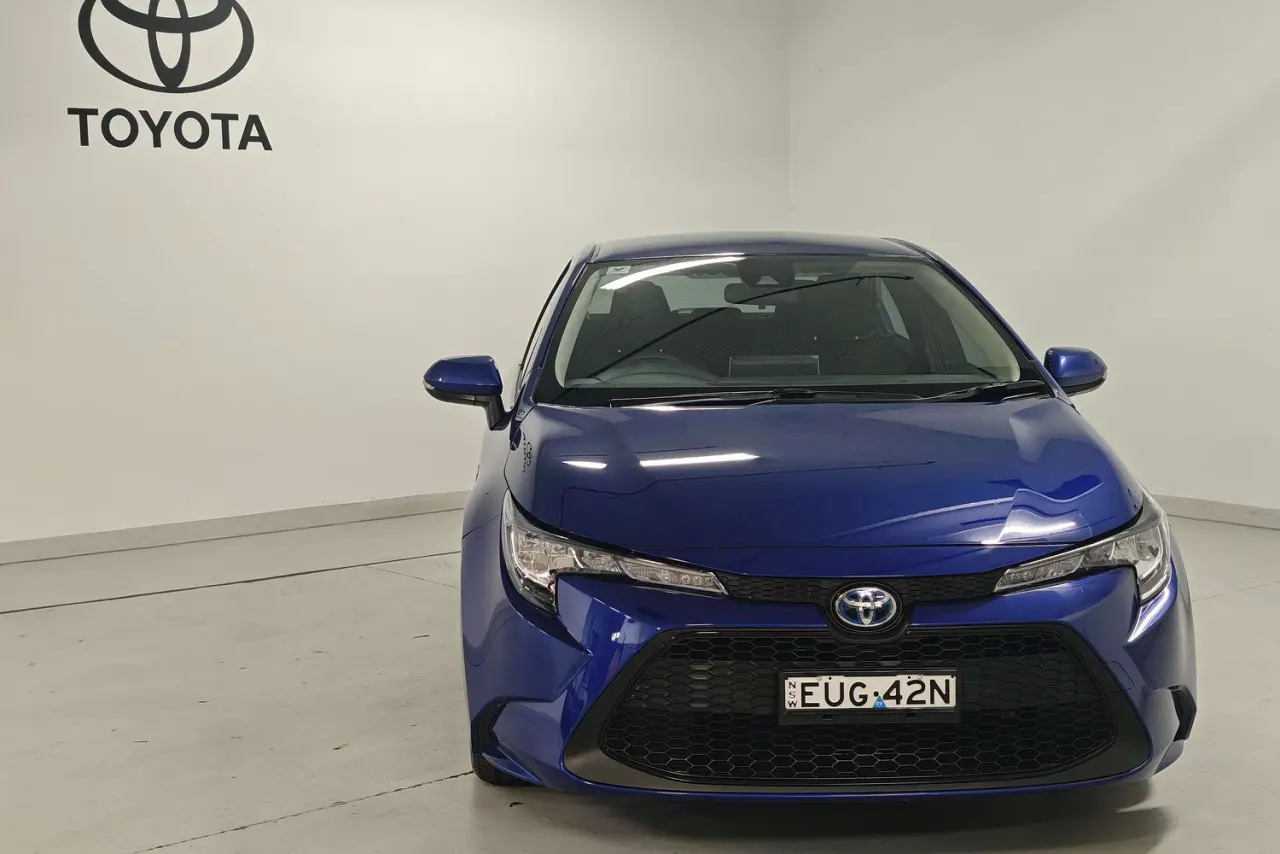 2021 Toyota Corolla Gallery Image 2