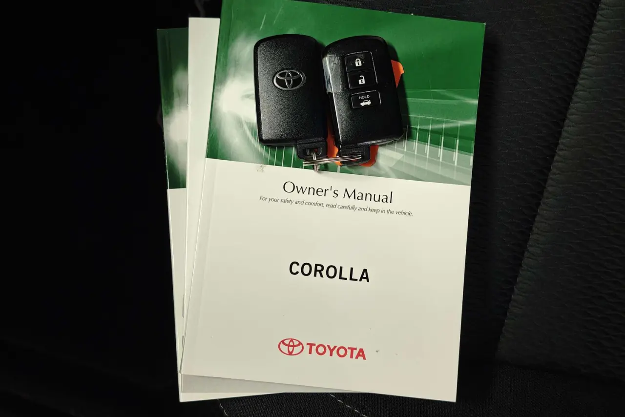 2017 Toyota Corolla Gallery Image 21