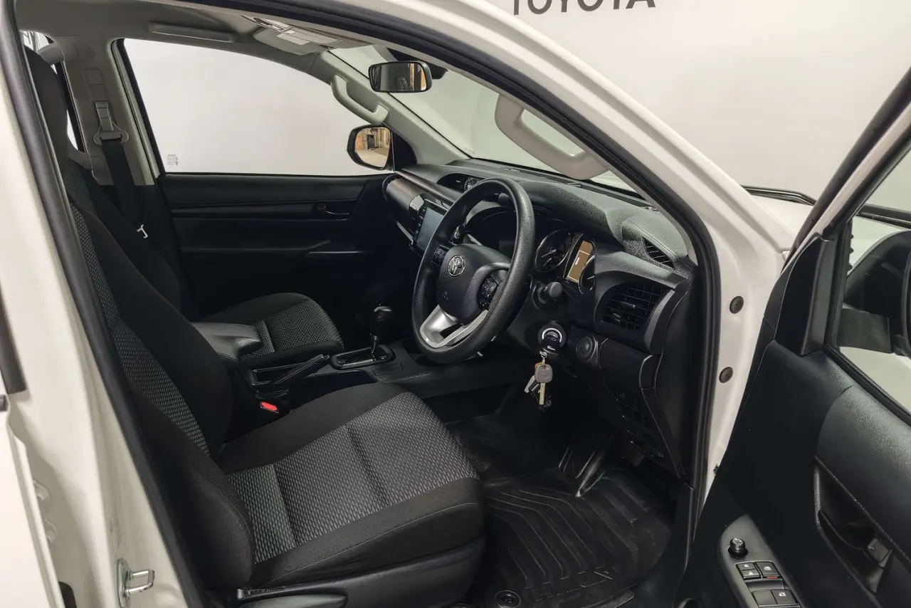 2022 Toyota Hilux Gallery Image 10
