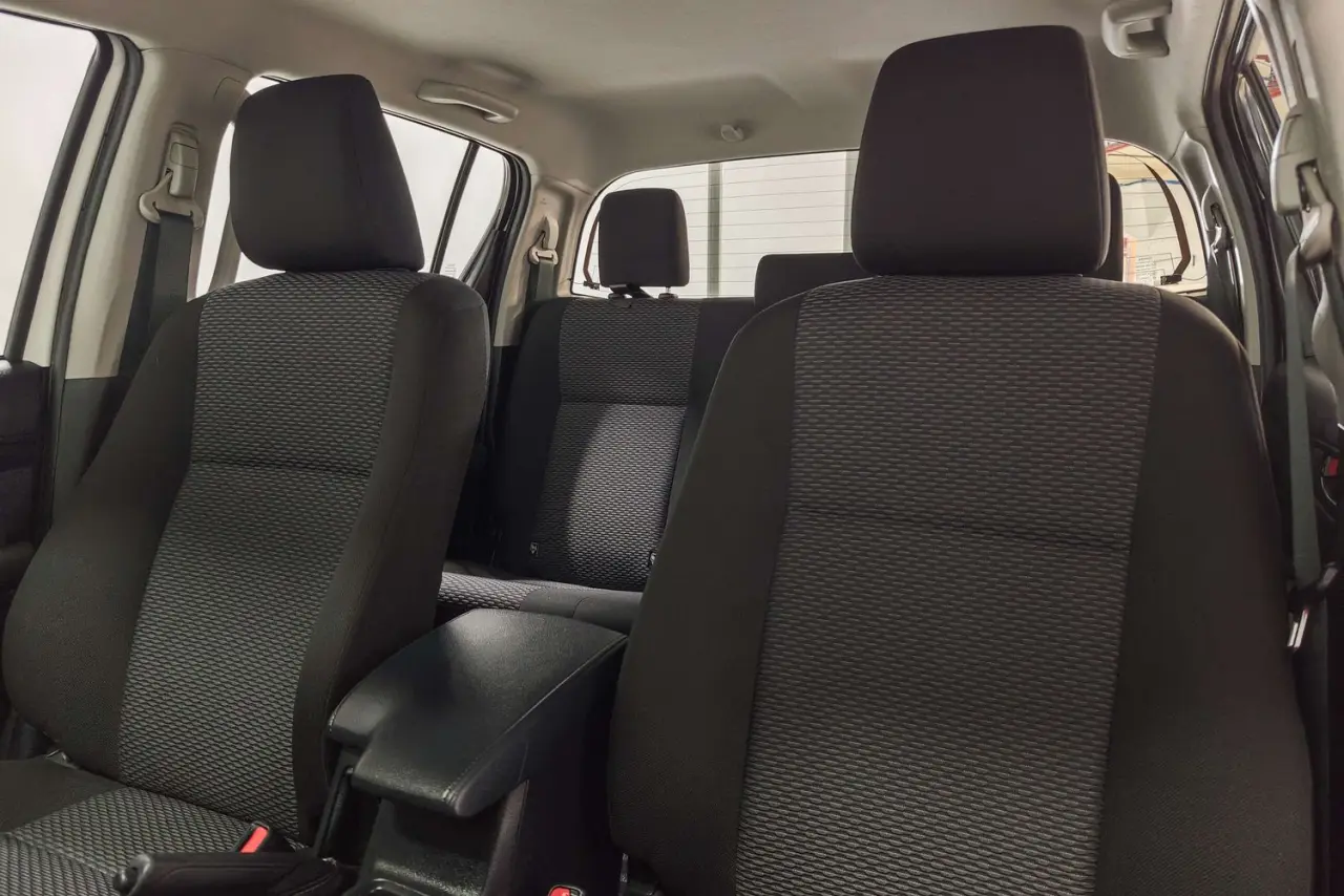 2022 Toyota Hilux Gallery Image 15