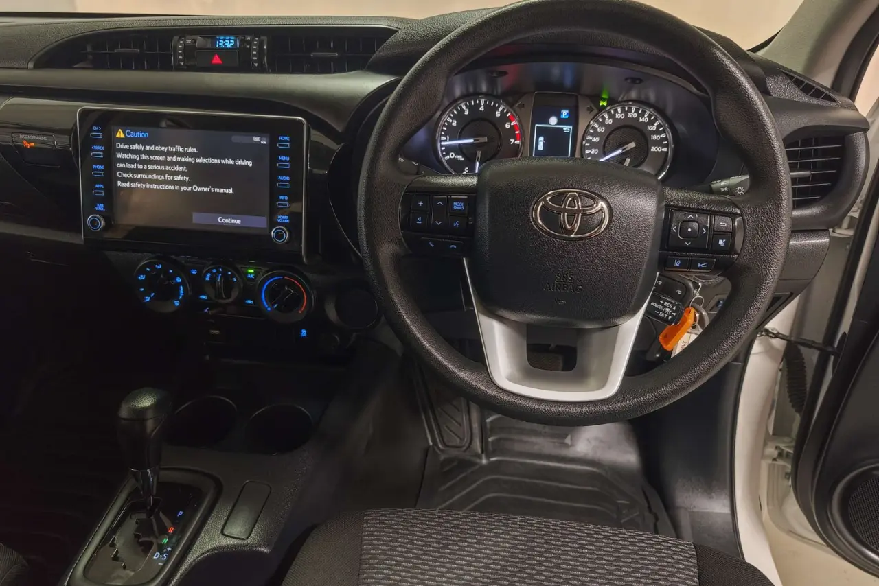 2022 Toyota Hilux Gallery Image 16