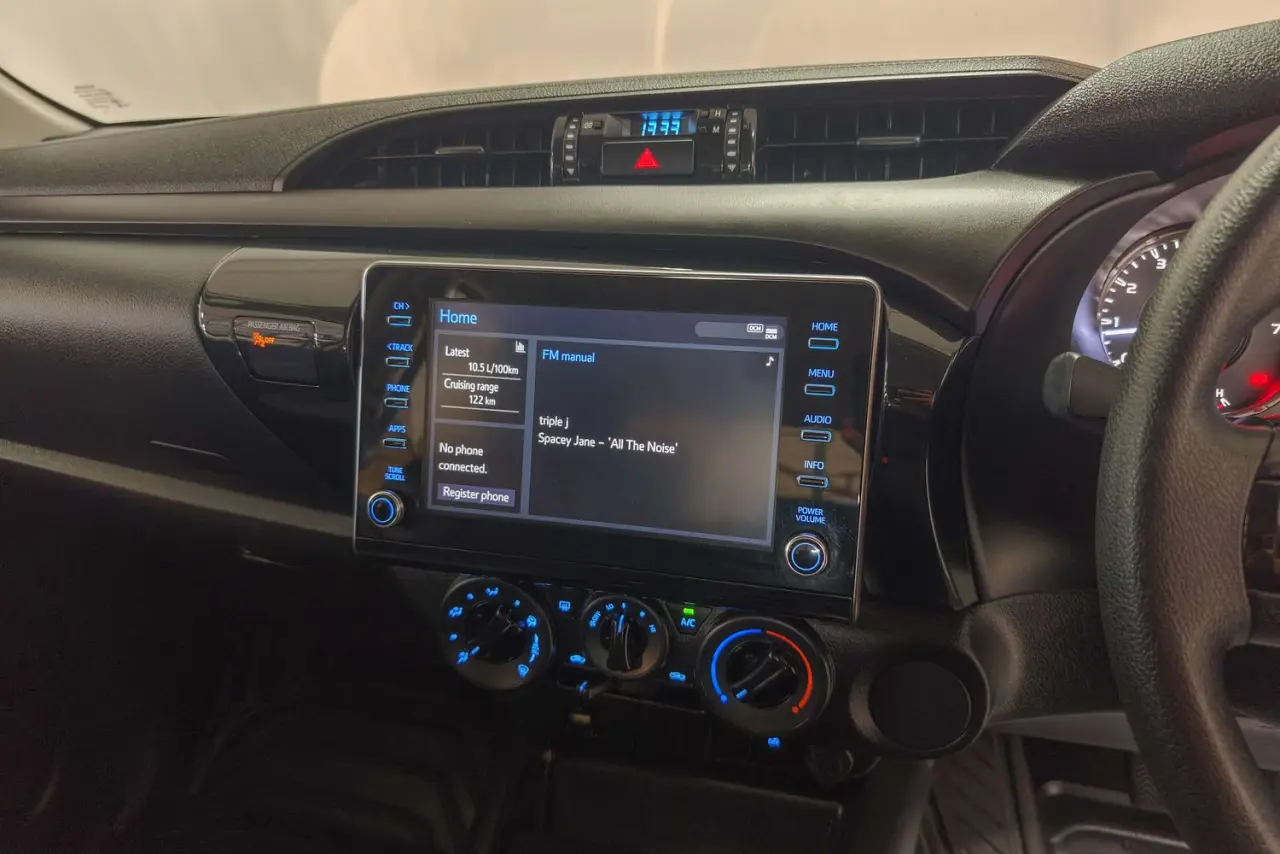 2022 Toyota Hilux Gallery Image 18