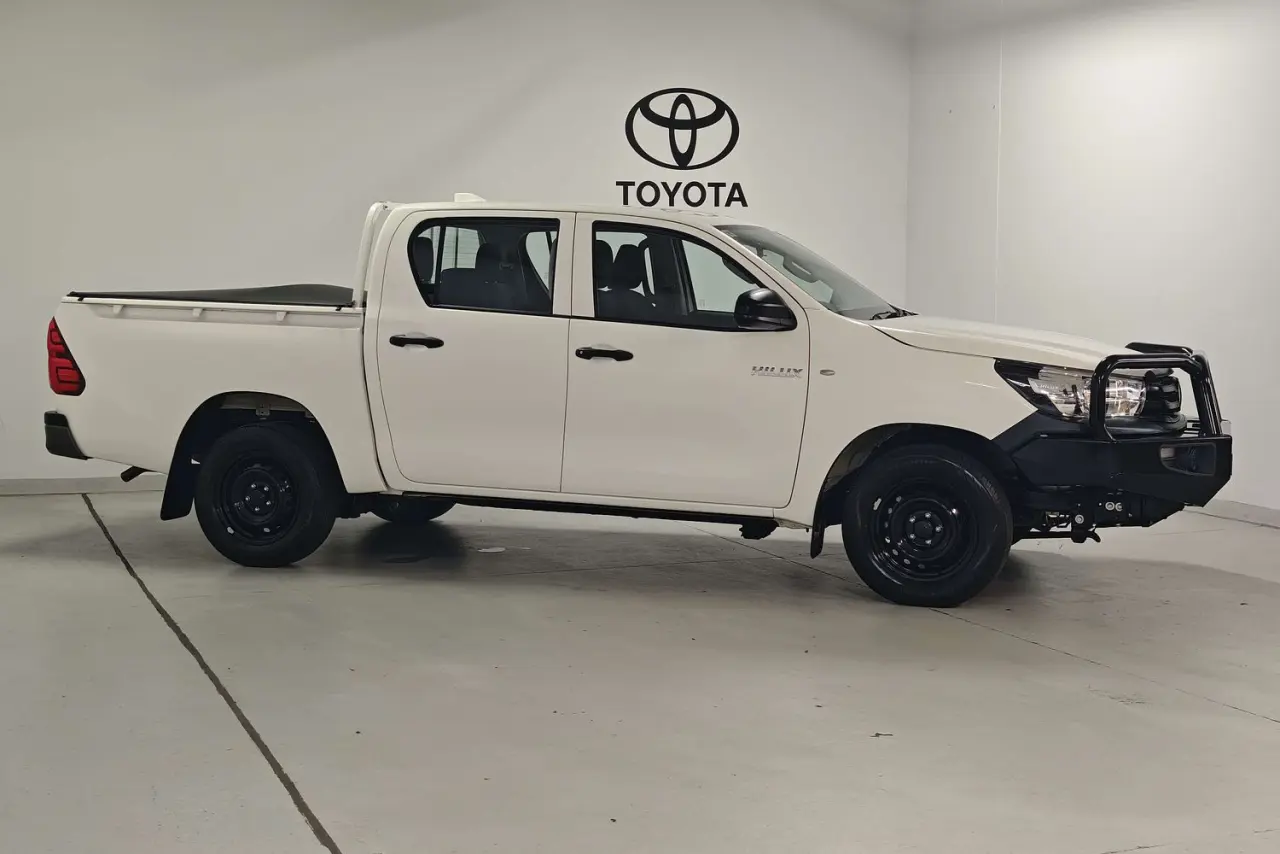 2022 Toyota Hilux Gallery Image 4