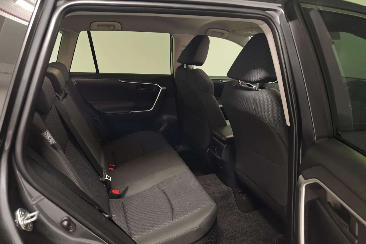 2022 Toyota RAV4 Gallery Image 11