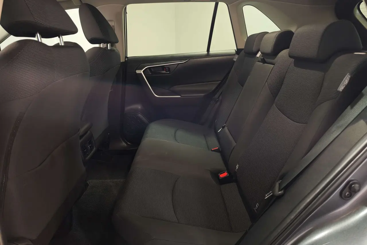 2022 Toyota RAV4 Gallery Image 13