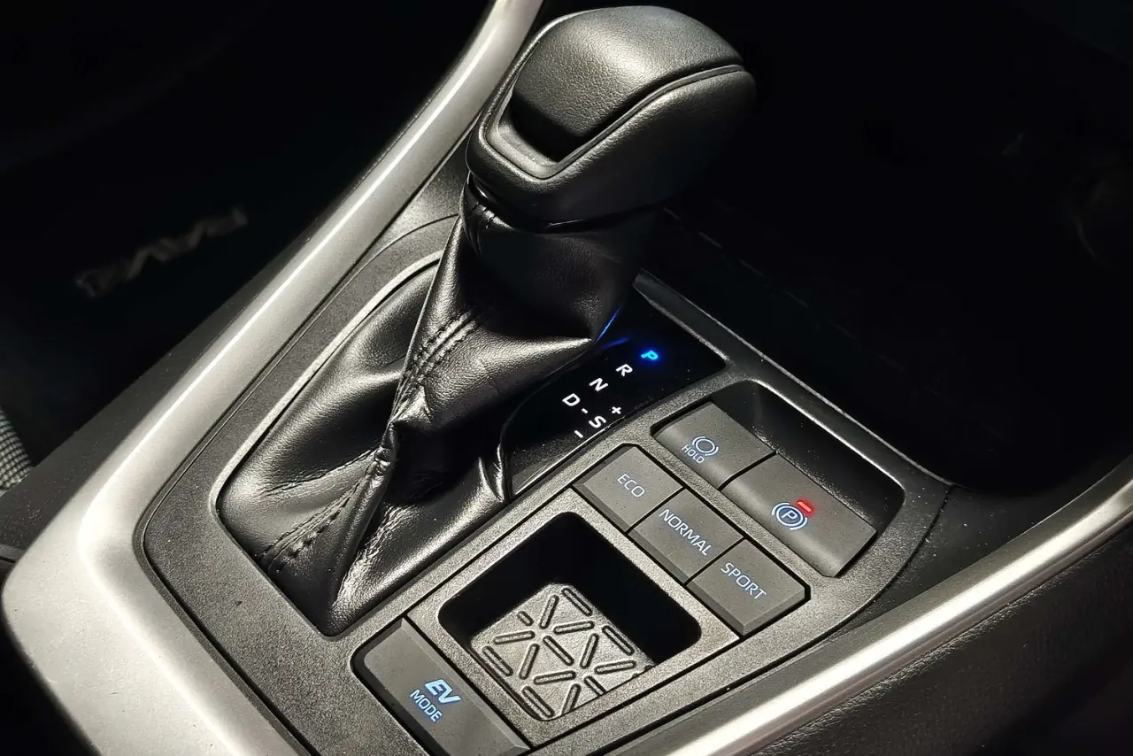 2022 Toyota RAV4 Gallery Image 19