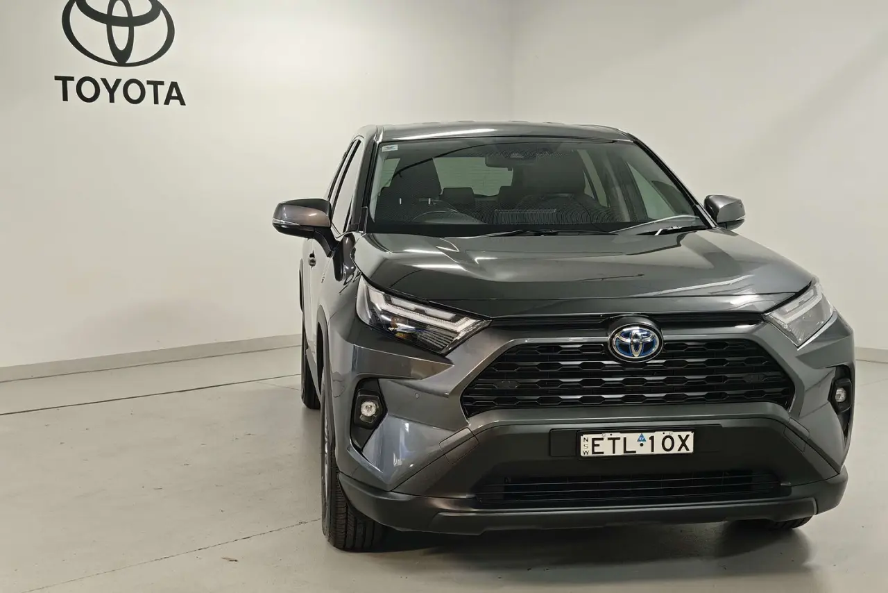 2022 Toyota RAV4 Gallery Image 2