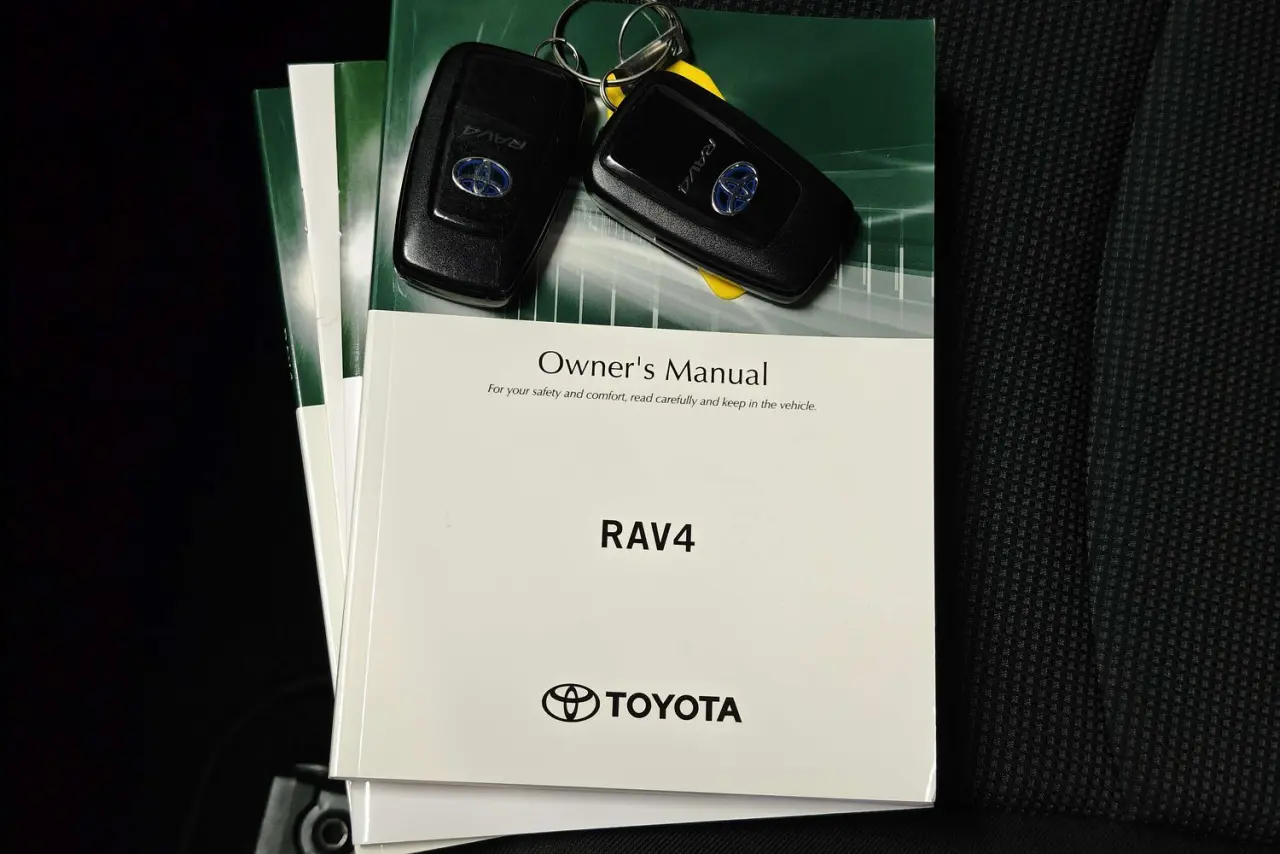 2022 Toyota RAV4 Gallery Image 21