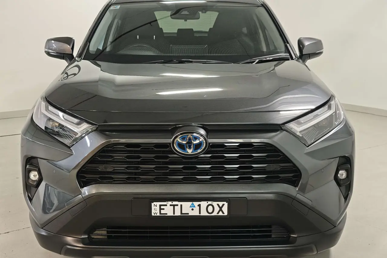 2022 Toyota RAV4 Gallery Image 3