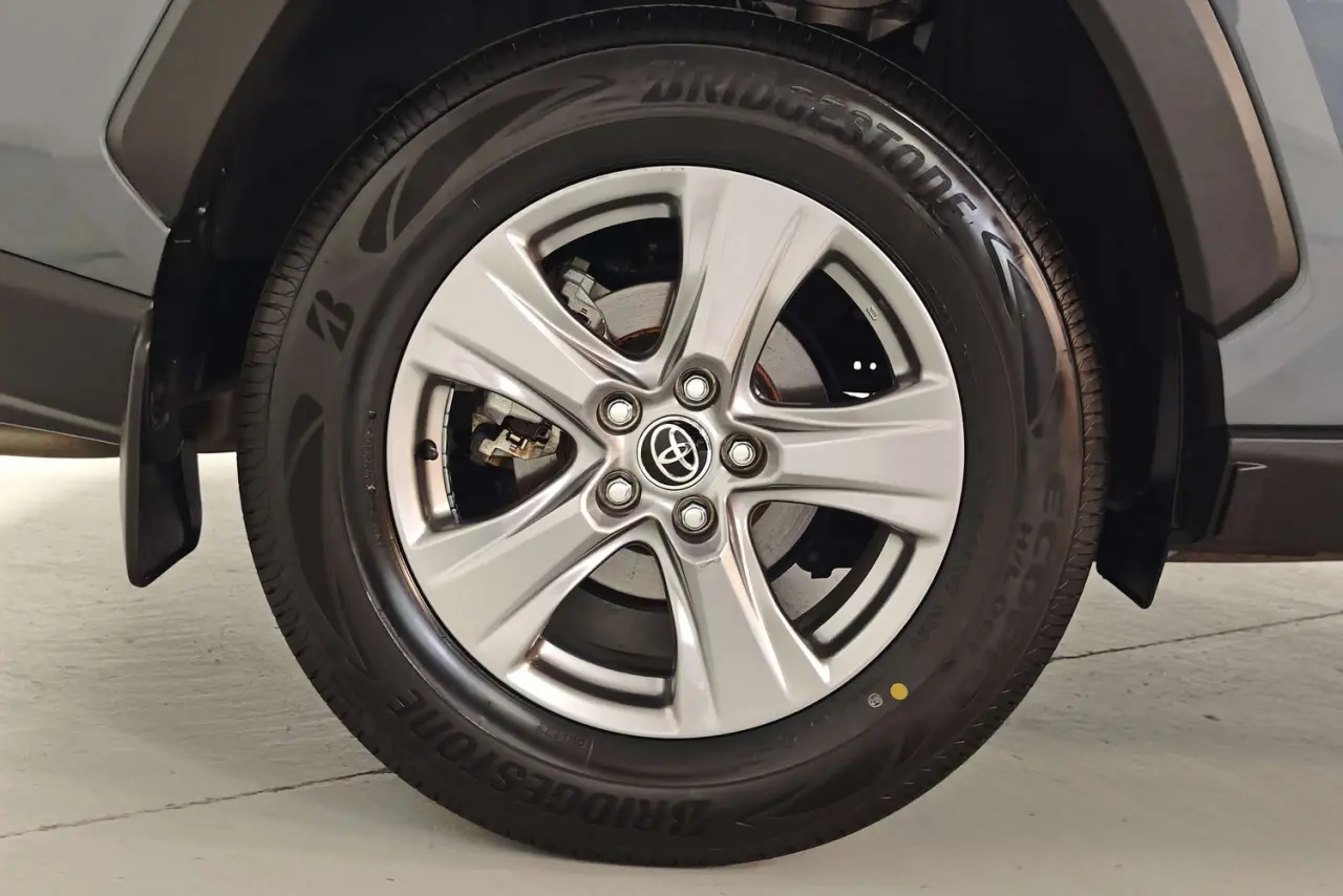 2022 Toyota RAV4 Gallery Image 5