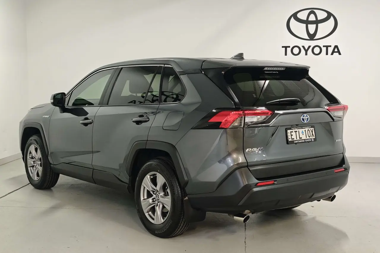 2022 Toyota RAV4 Gallery Image 6