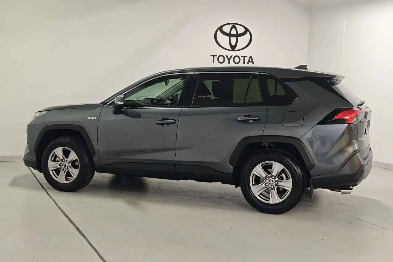 2022 Toyota RAV4 Gallery Image 9