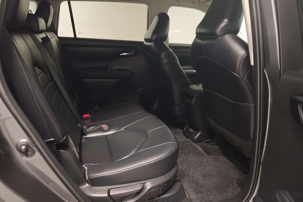 2023 Toyota Kluger Gallery Image 10