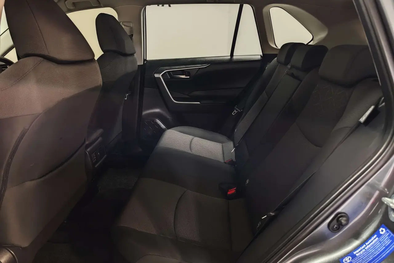 2023 Toyota RAV4 Gallery Image 13