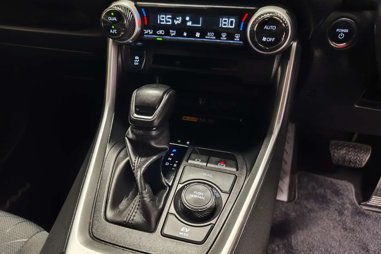 2023 Toyota RAV4 Gallery Image 19