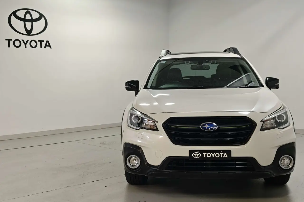 2019 Subaru Outback Gallery Image 2