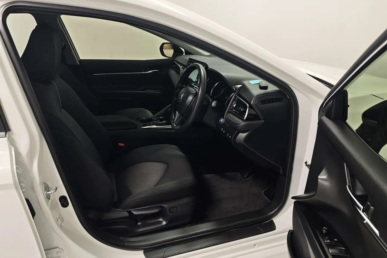 2021 Toyota Camry Gallery Image 10