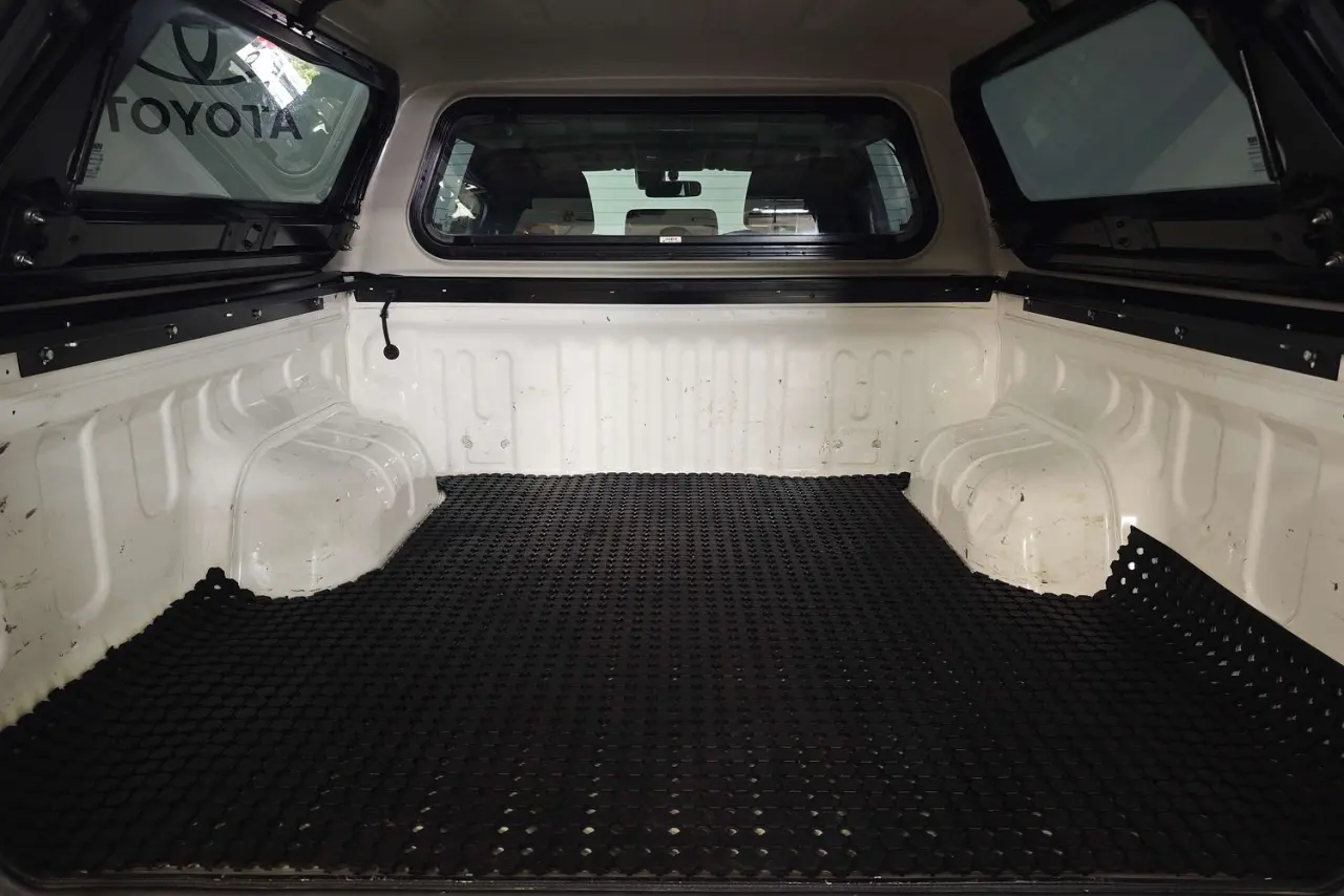 2019 Toyota Hilux Gallery Image 12