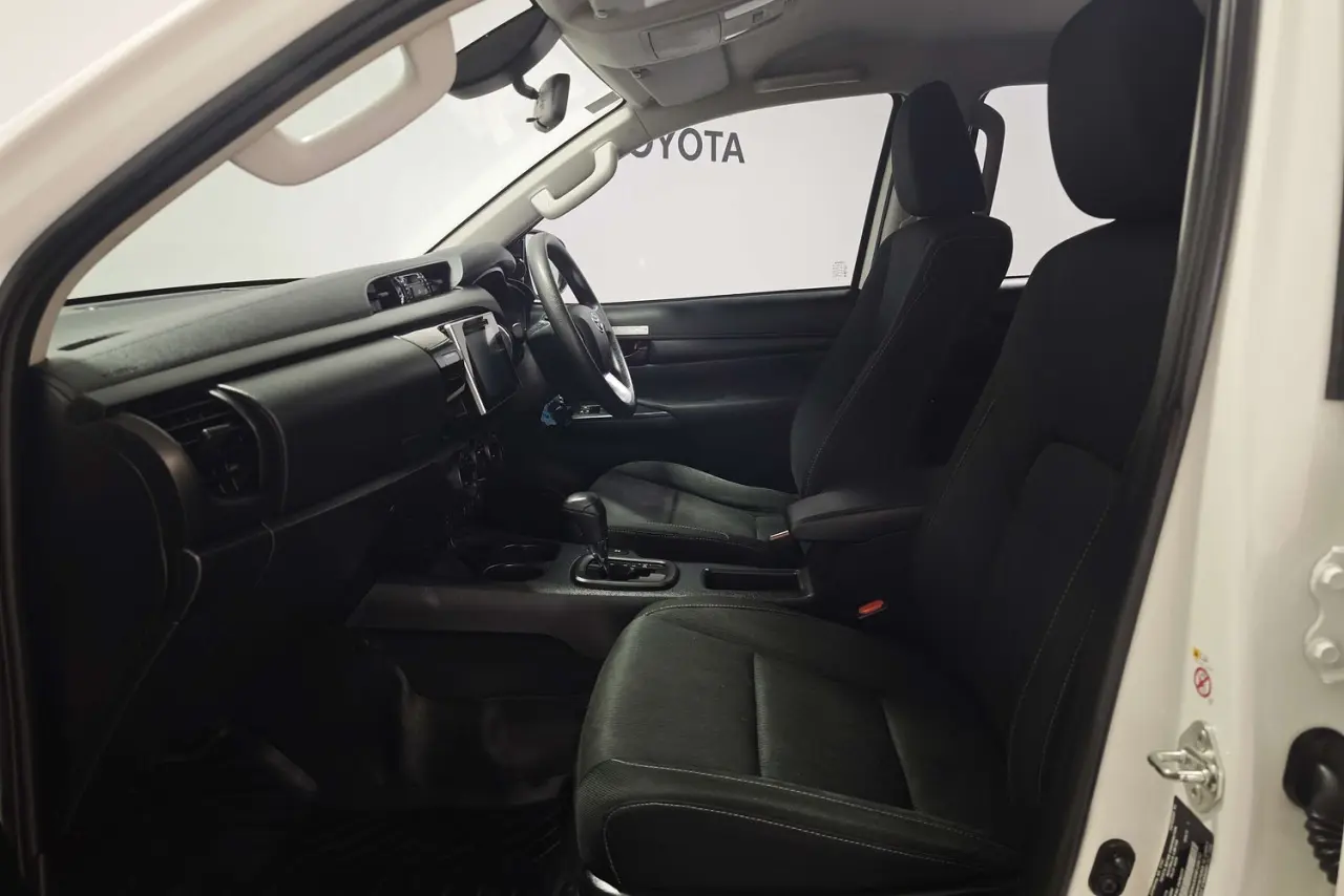 2019 Toyota Hilux Gallery Image 14