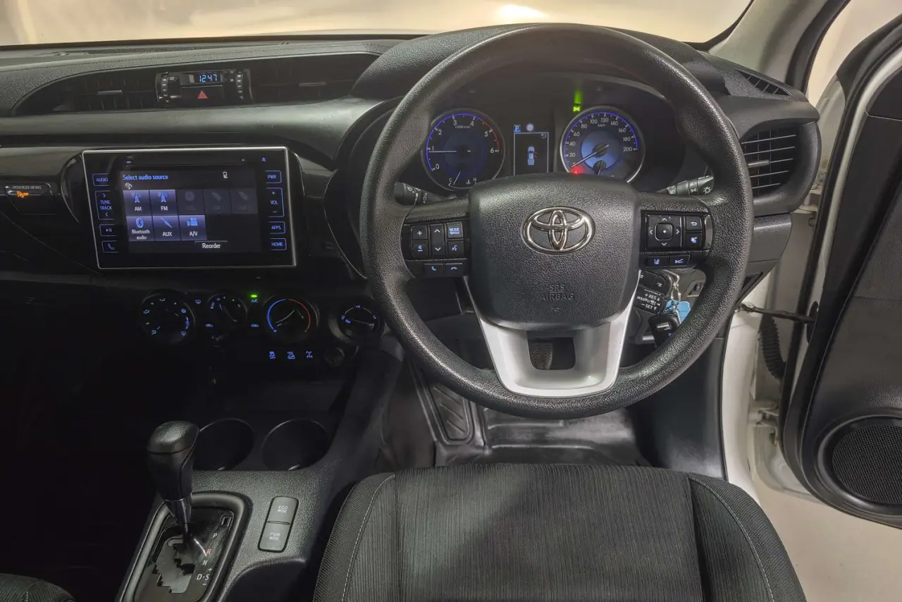 2019 Toyota Hilux Gallery Image 16