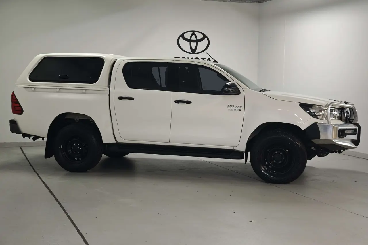 2019 Toyota Hilux Gallery Image 4