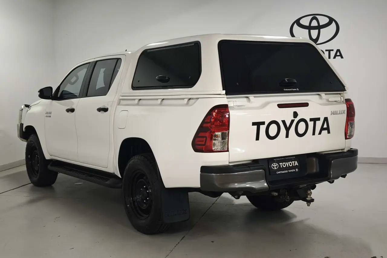 2019 Toyota Hilux Gallery Image 6