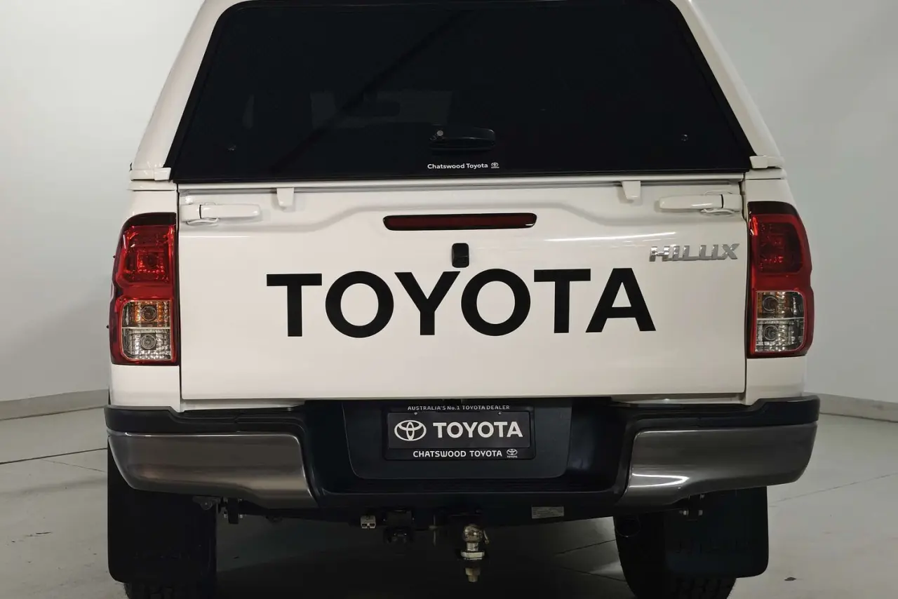2019 Toyota Hilux Gallery Image 8