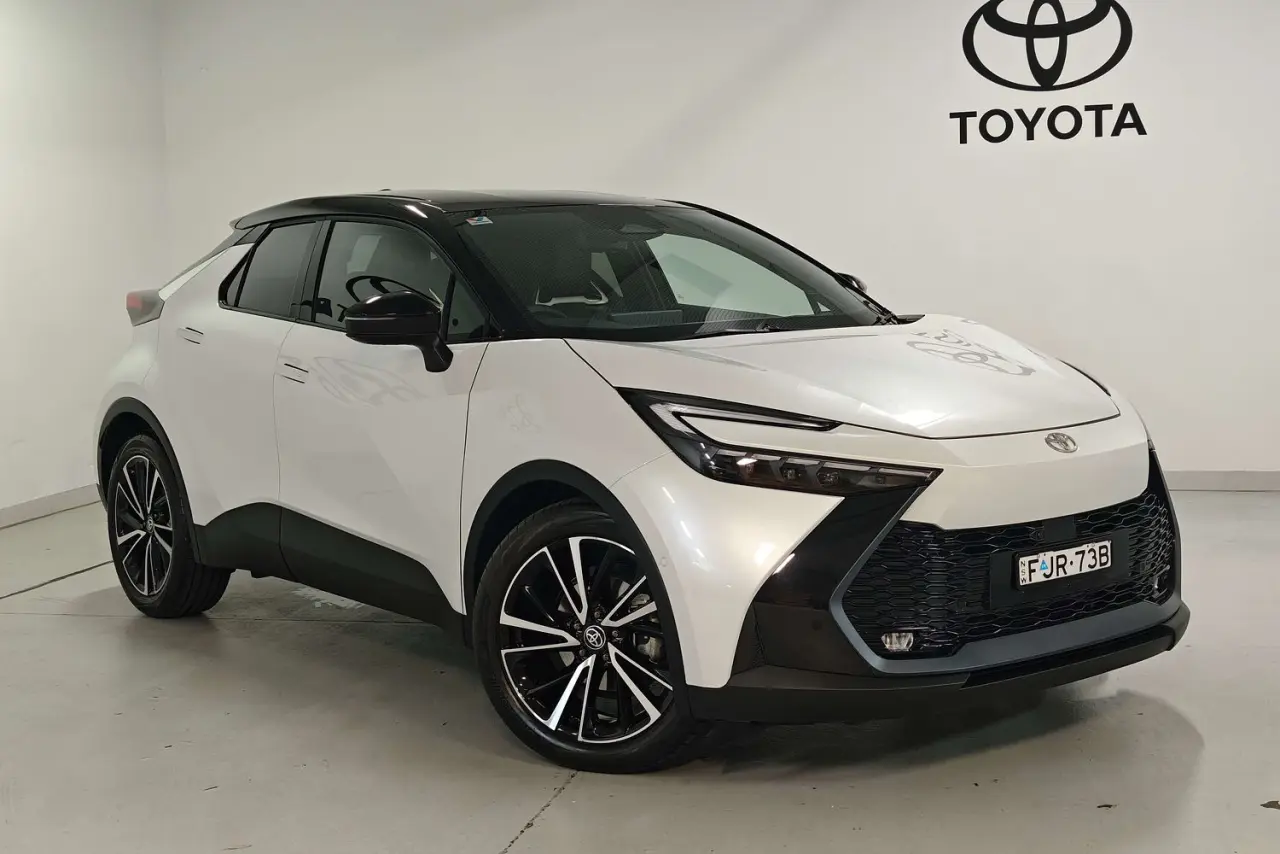 2024 Toyota C-HR Gallery Image 1