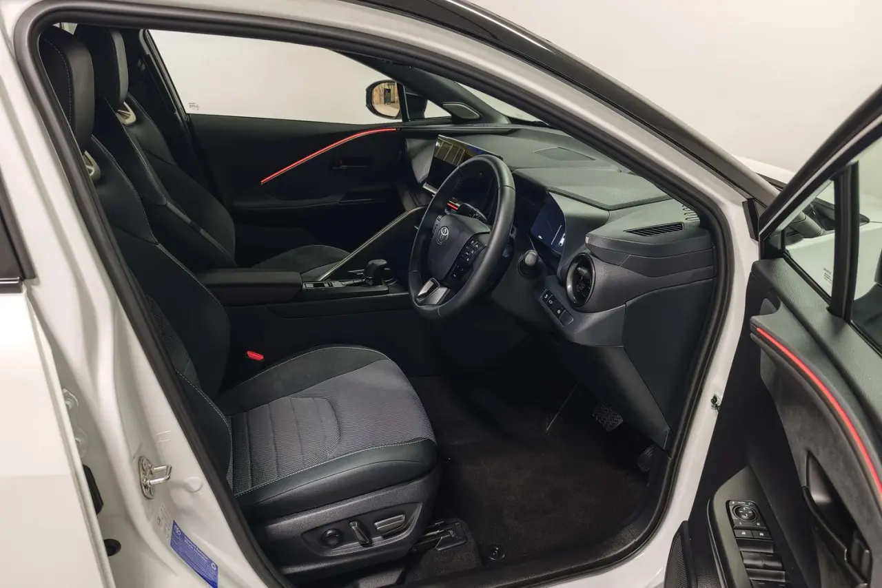 2024 Toyota C-HR Gallery Image 10