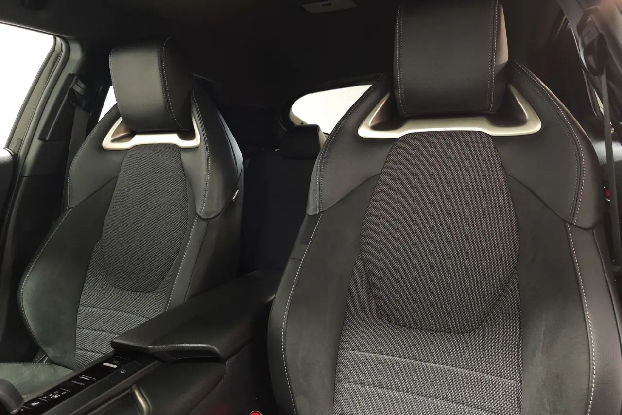 2024 Toyota C-HR Gallery Image 15