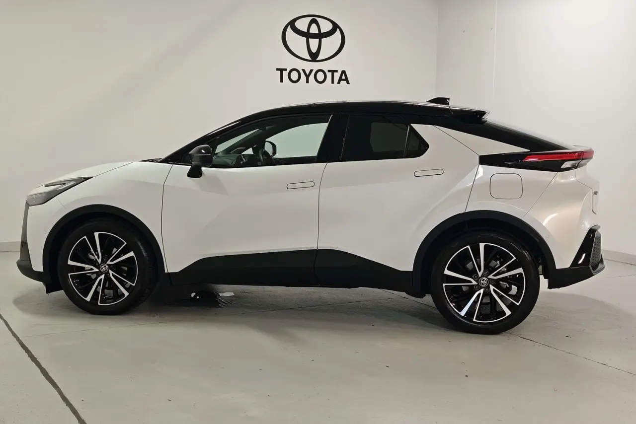 2024 Toyota C-HR Gallery Image 9