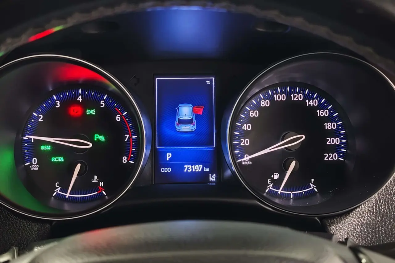 2018 Toyota C-HR Gallery Image 17