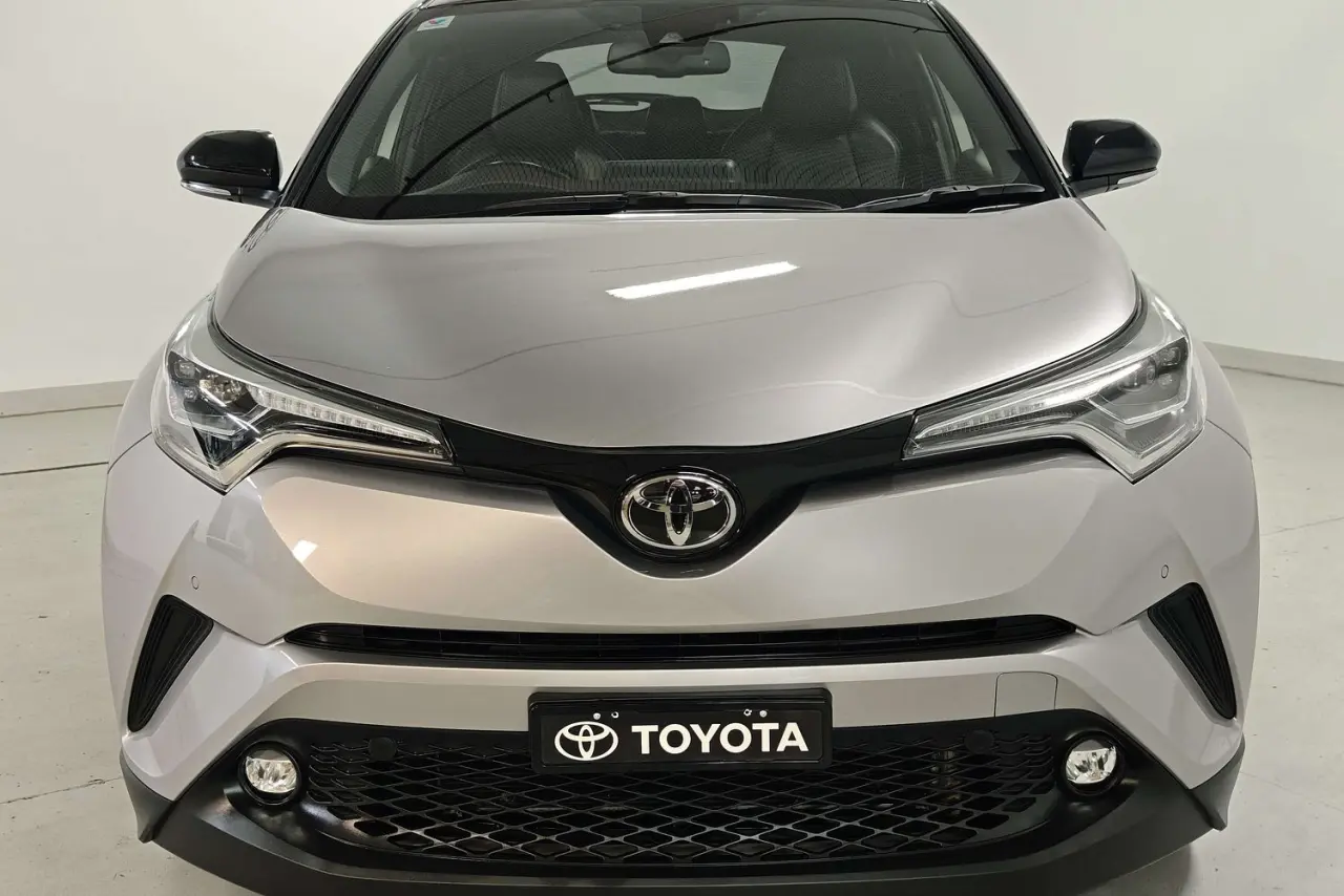 2018 Toyota C-HR Gallery Image 3