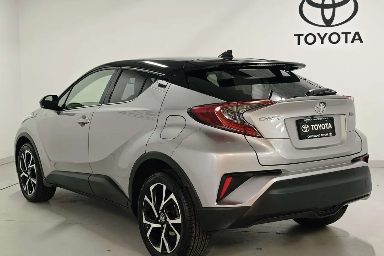 2018 Toyota C-HR Gallery Image 6